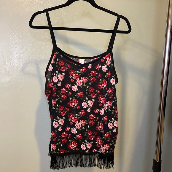 No Boundaries Tops - 👑 Floral top